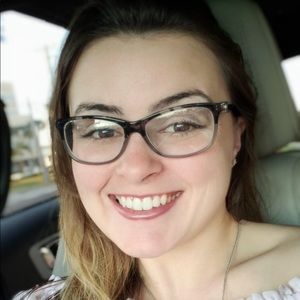 Meet your Posher, Olivia